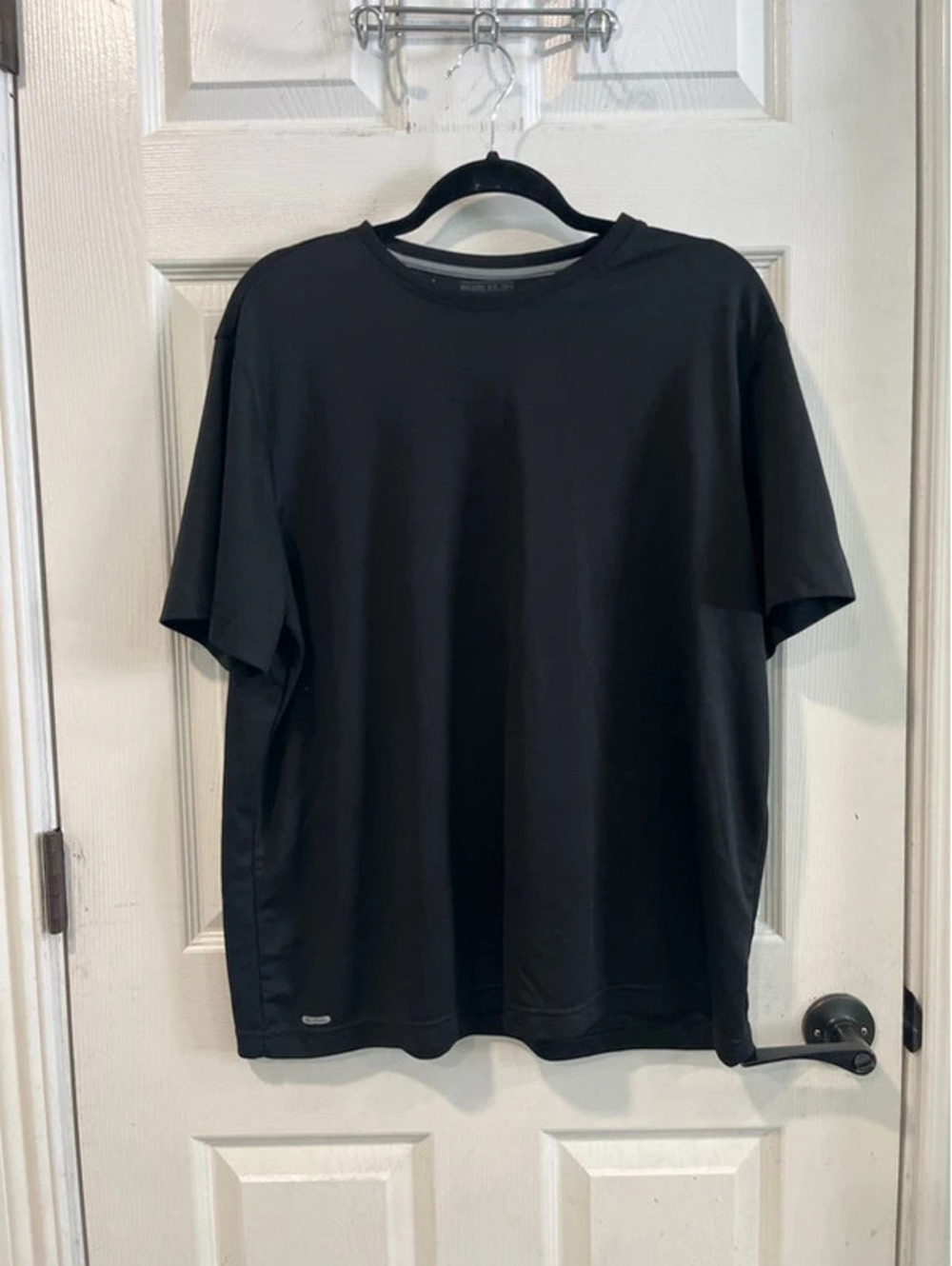 Mans XL sports black T-shirt